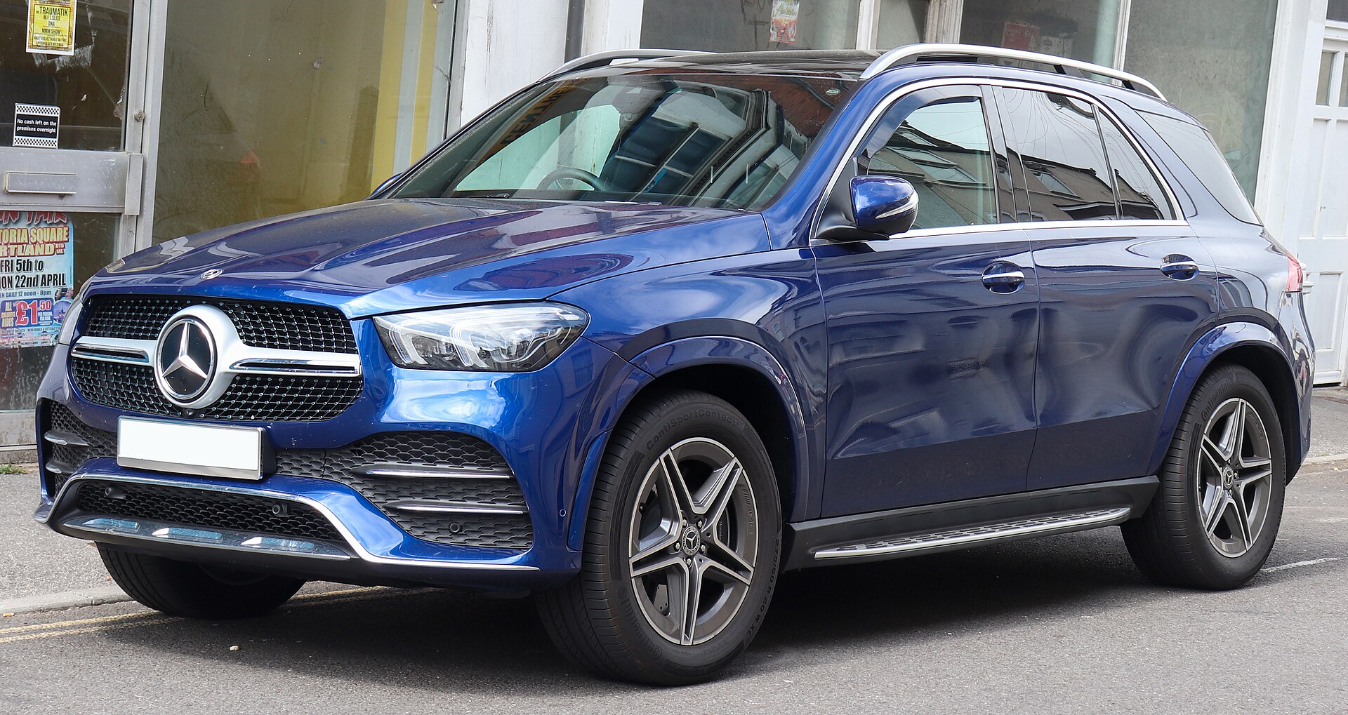 Mavi Mercedes-Benz GLE SUV
